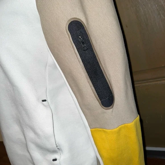 Nike Kids Sportswear Tech Fleece Tan White Active Zip Up Hooded Jacket Size XL - Picture 7 of 13